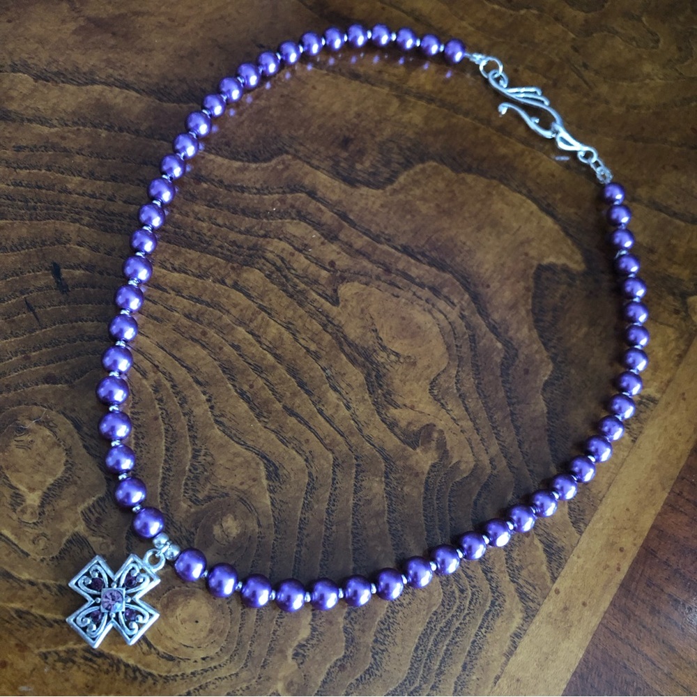 Handcrafted repurpose stone Maltese cross pendant Czech glass Pearl necklace - Picture 9 of 10